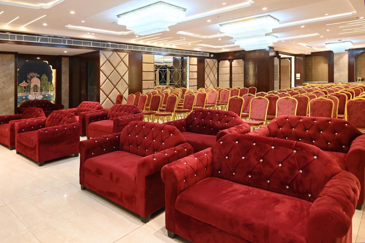 Hotel Blue Sapphire Kota  Bagian luar foto