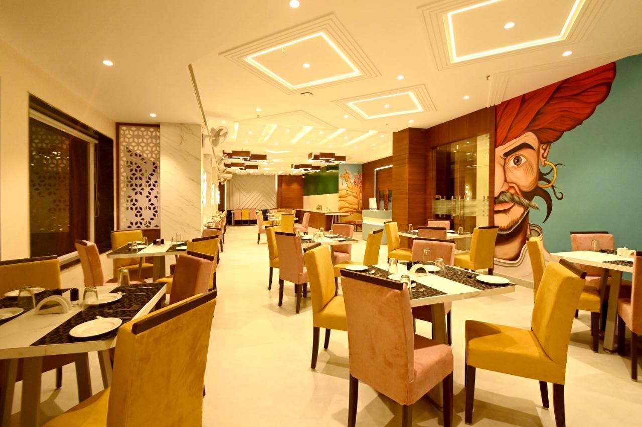 Hotel Blue Sapphire Kota  Bagian luar foto