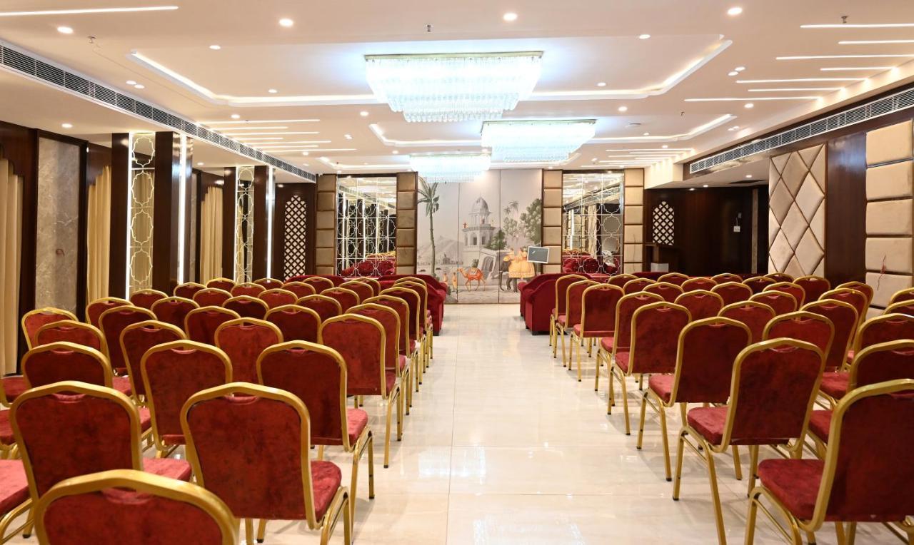 Hotel Blue Sapphire Kota  Bagian luar foto