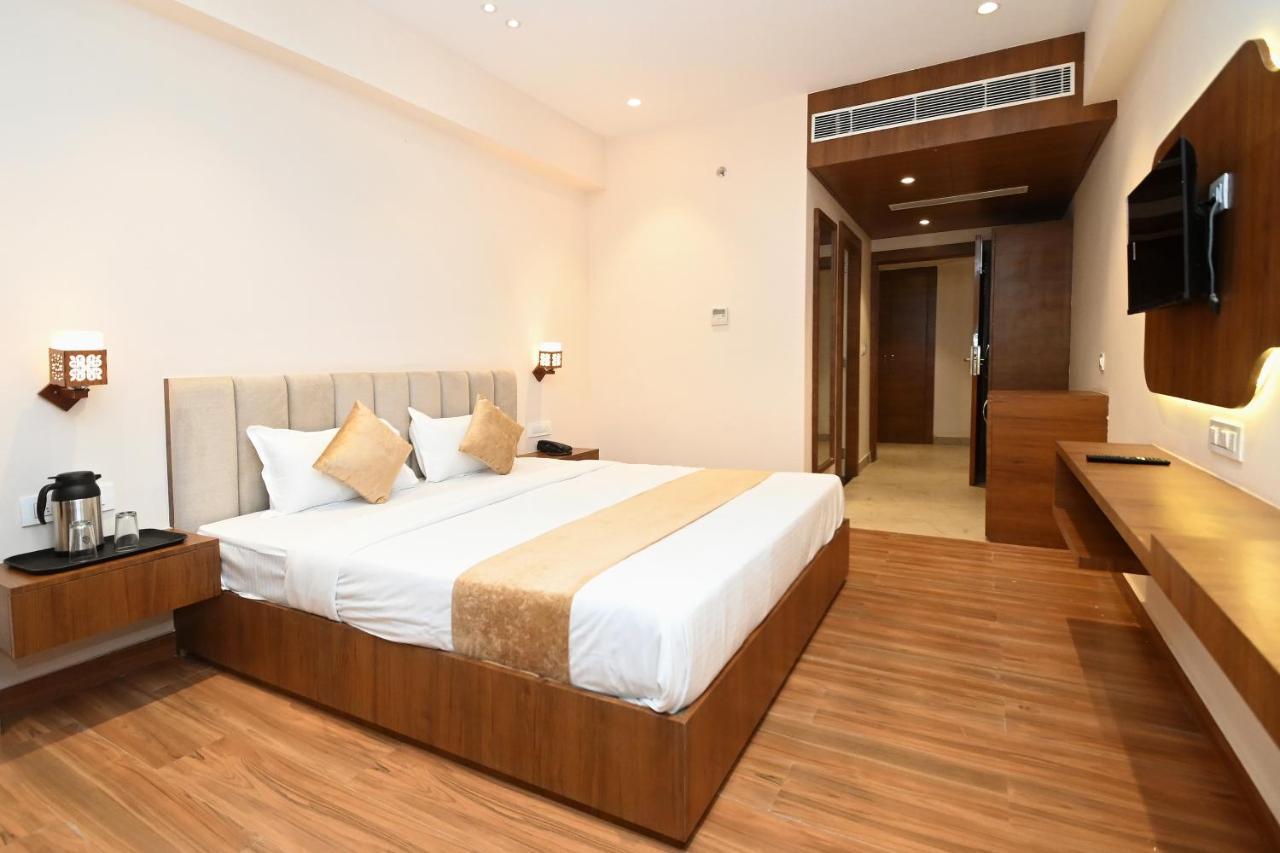 Hotel Blue Sapphire Kota  Bagian luar foto