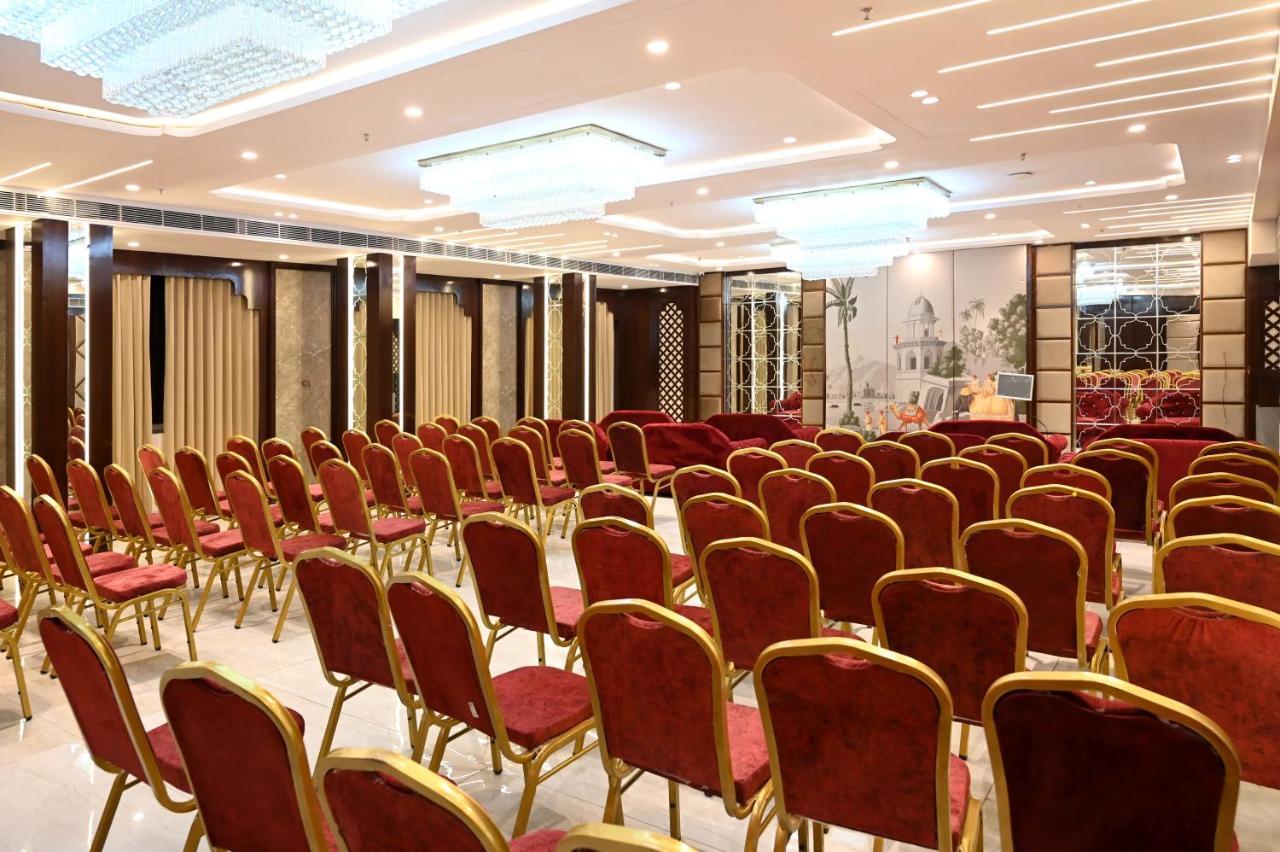 Hotel Blue Sapphire Kota  Bagian luar foto