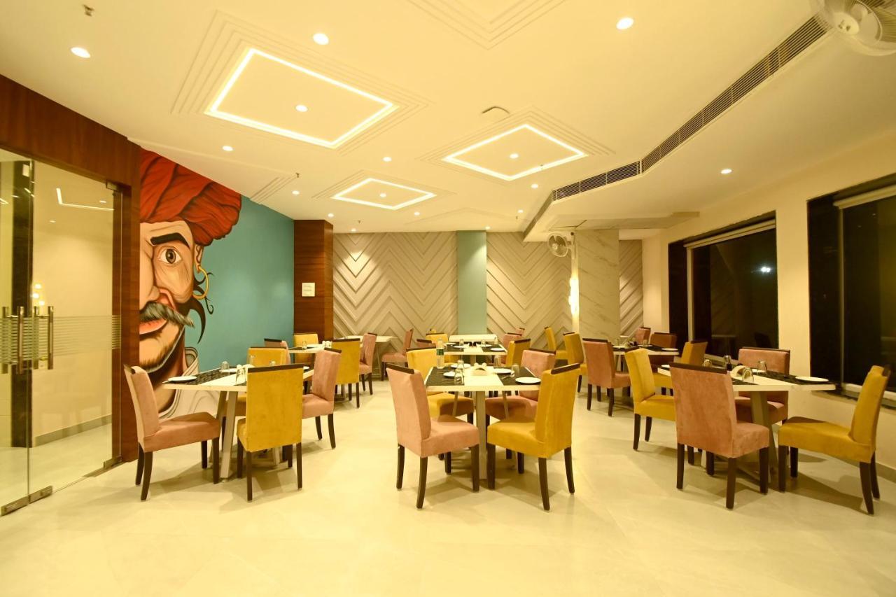 Hotel Blue Sapphire Kota  Bagian luar foto