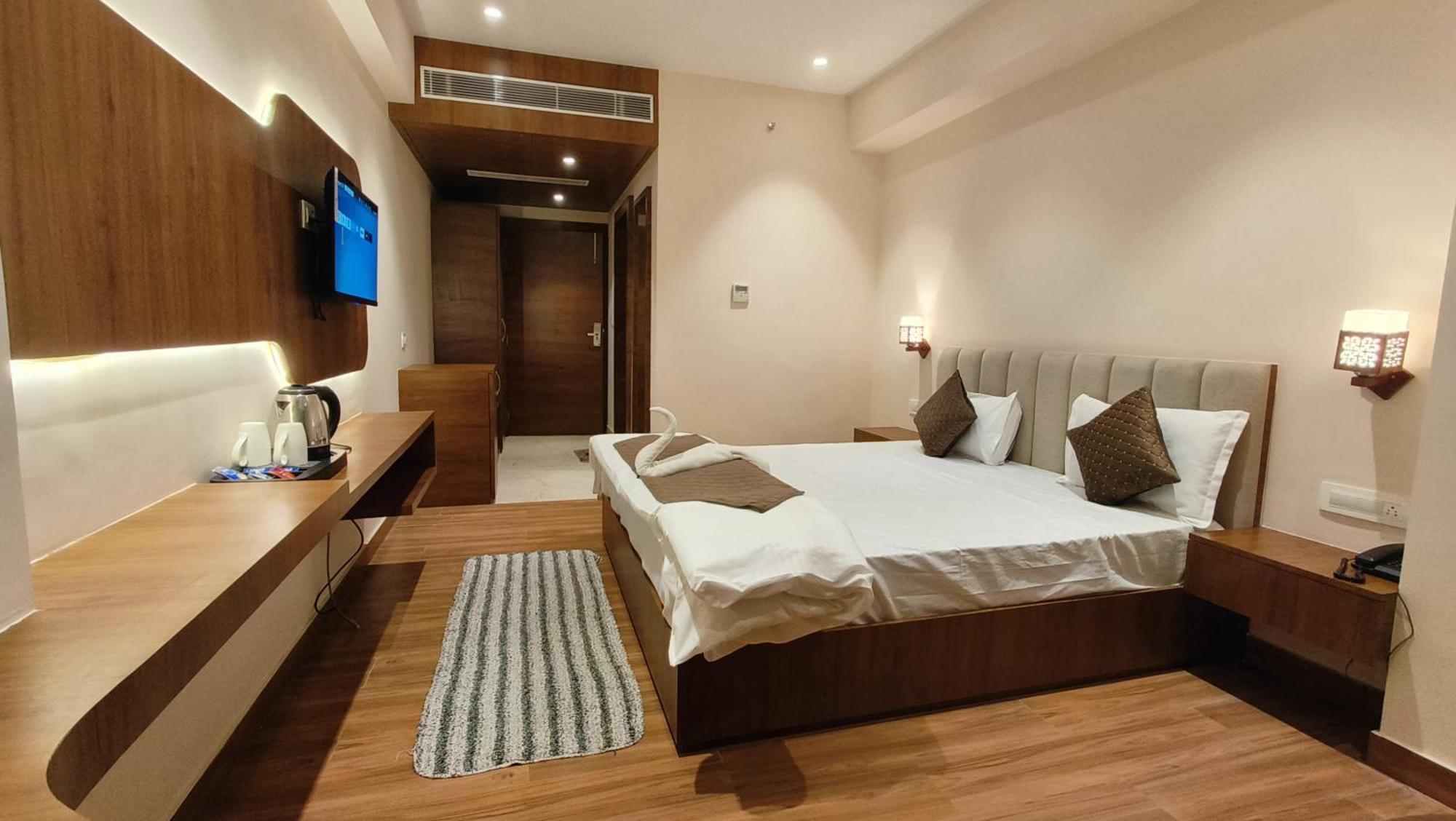Hotel Blue Sapphire Kota  Bagian luar foto