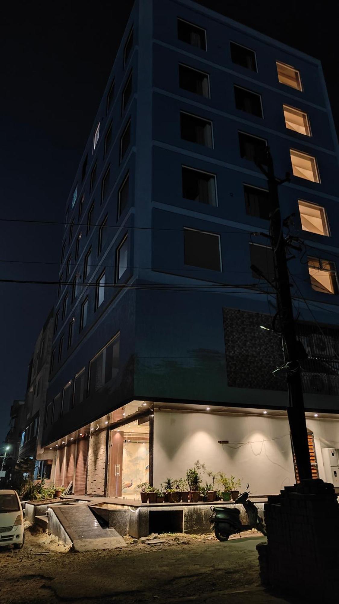 Hotel Blue Sapphire Kota  Bagian luar foto